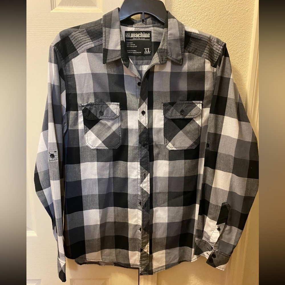 White & Black Buckle brand Shirt, Size XL